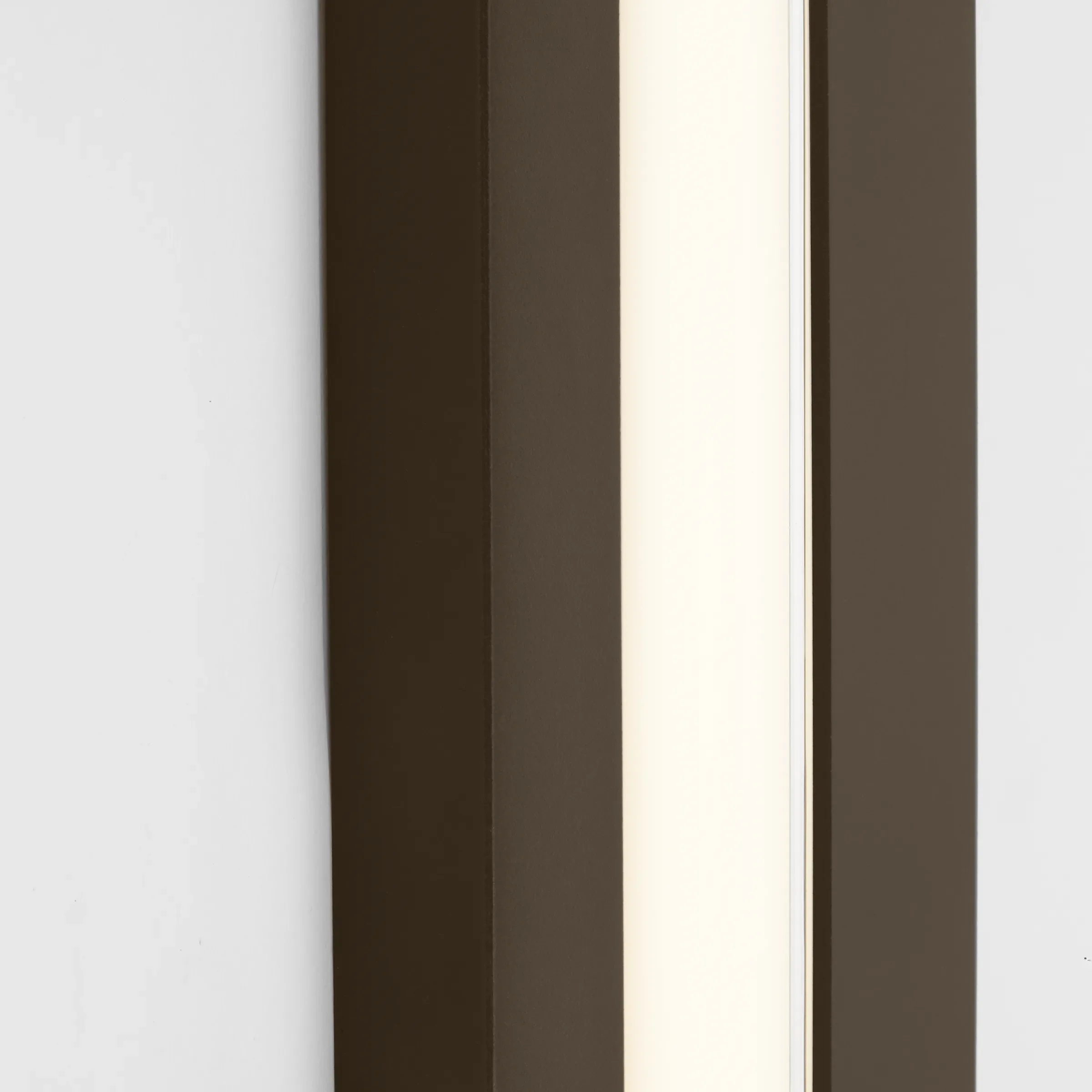 Aspen 60 Outdoor Wall - Image 18