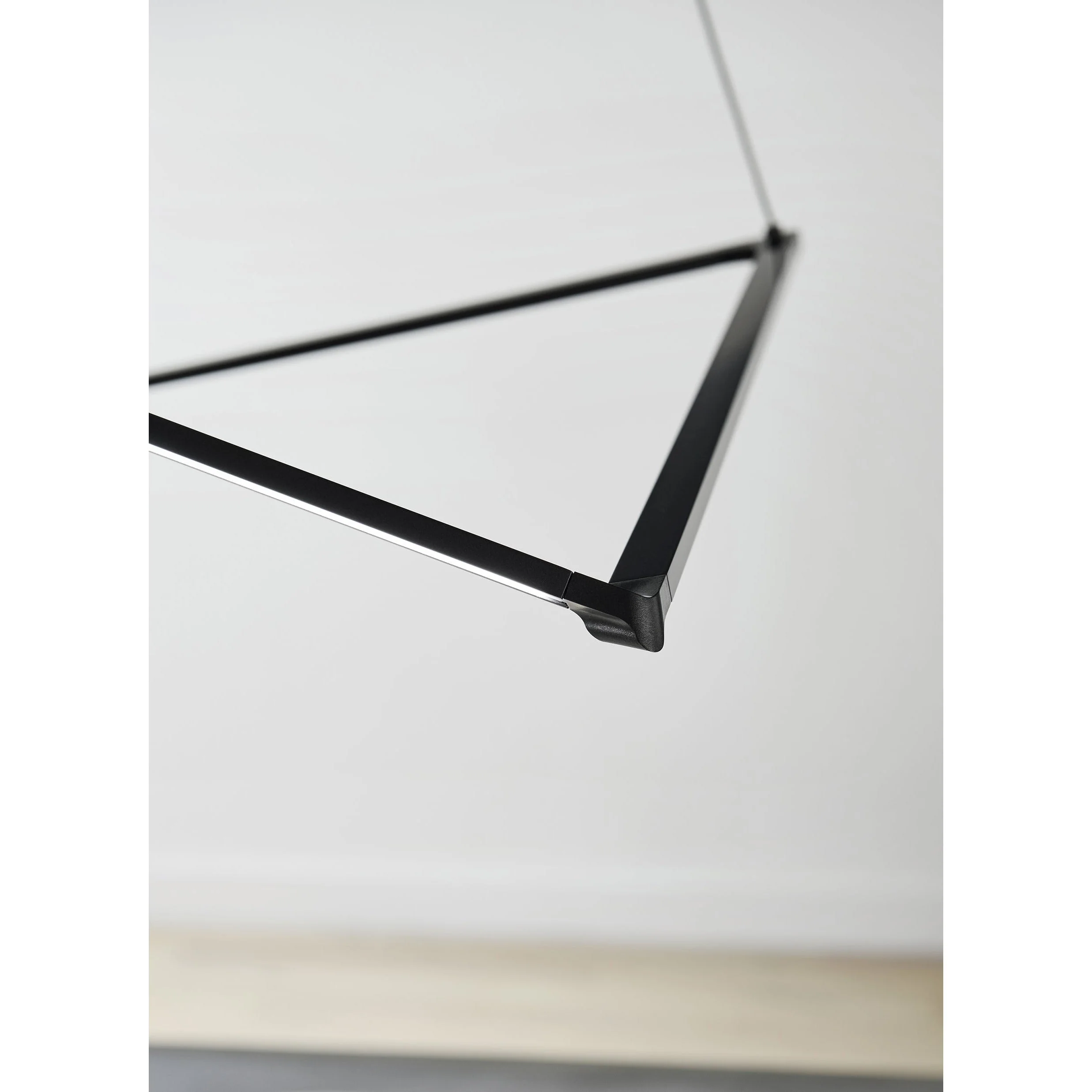 Balto Linear Suspension - Image 3