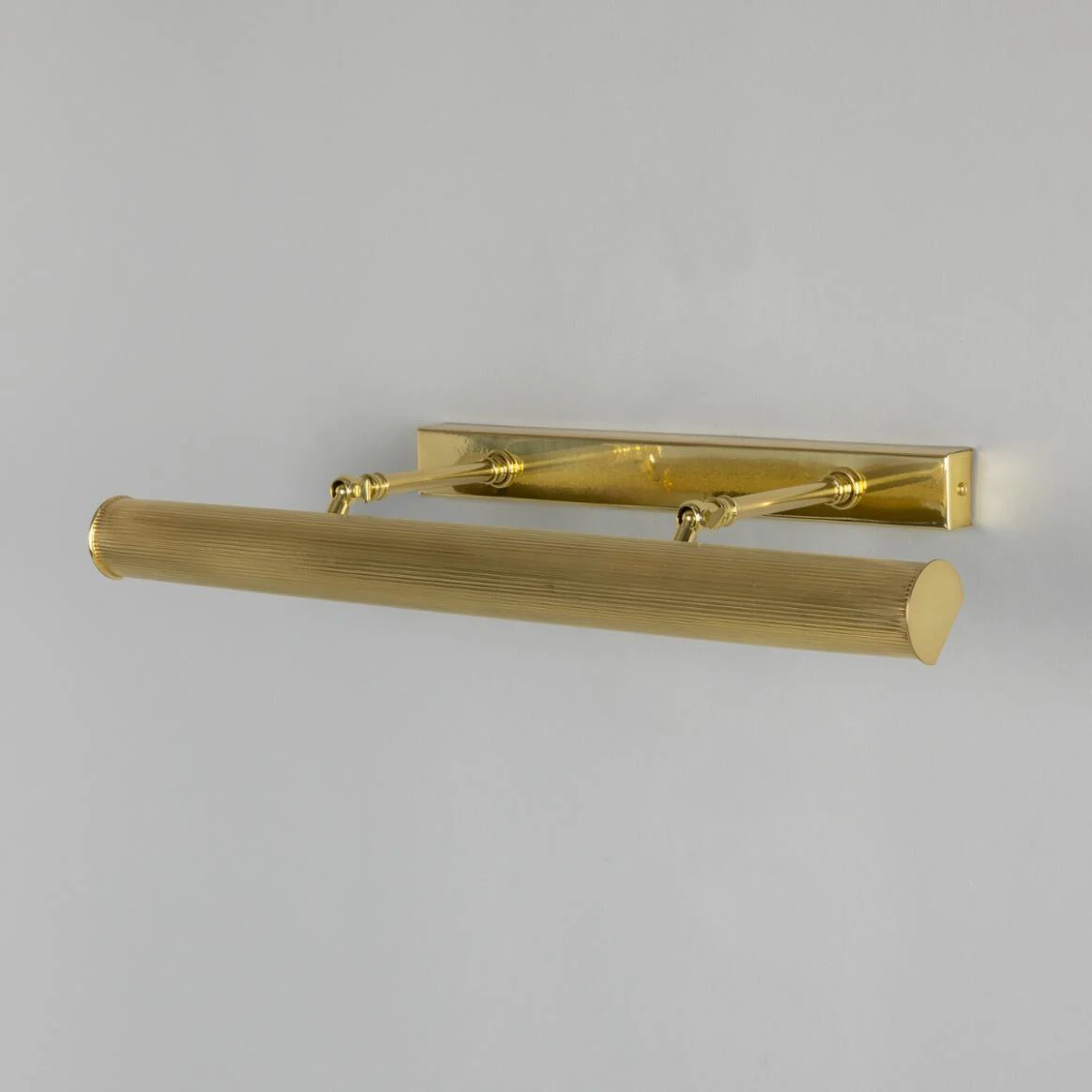 Cambridge 24" Adjustable Reeded Picture Light - Image 5
