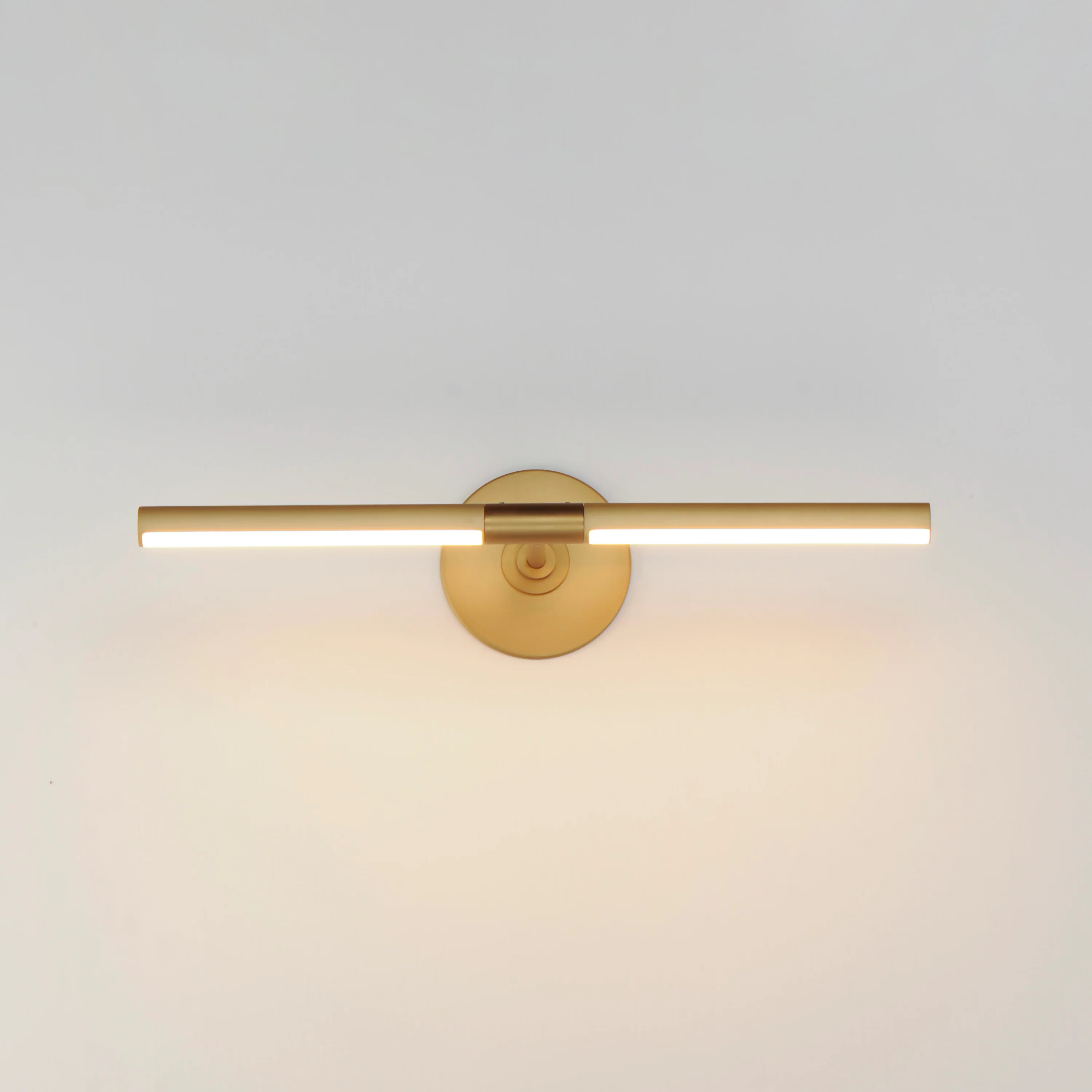 Dorian 18" LED Wall Light - Image 3