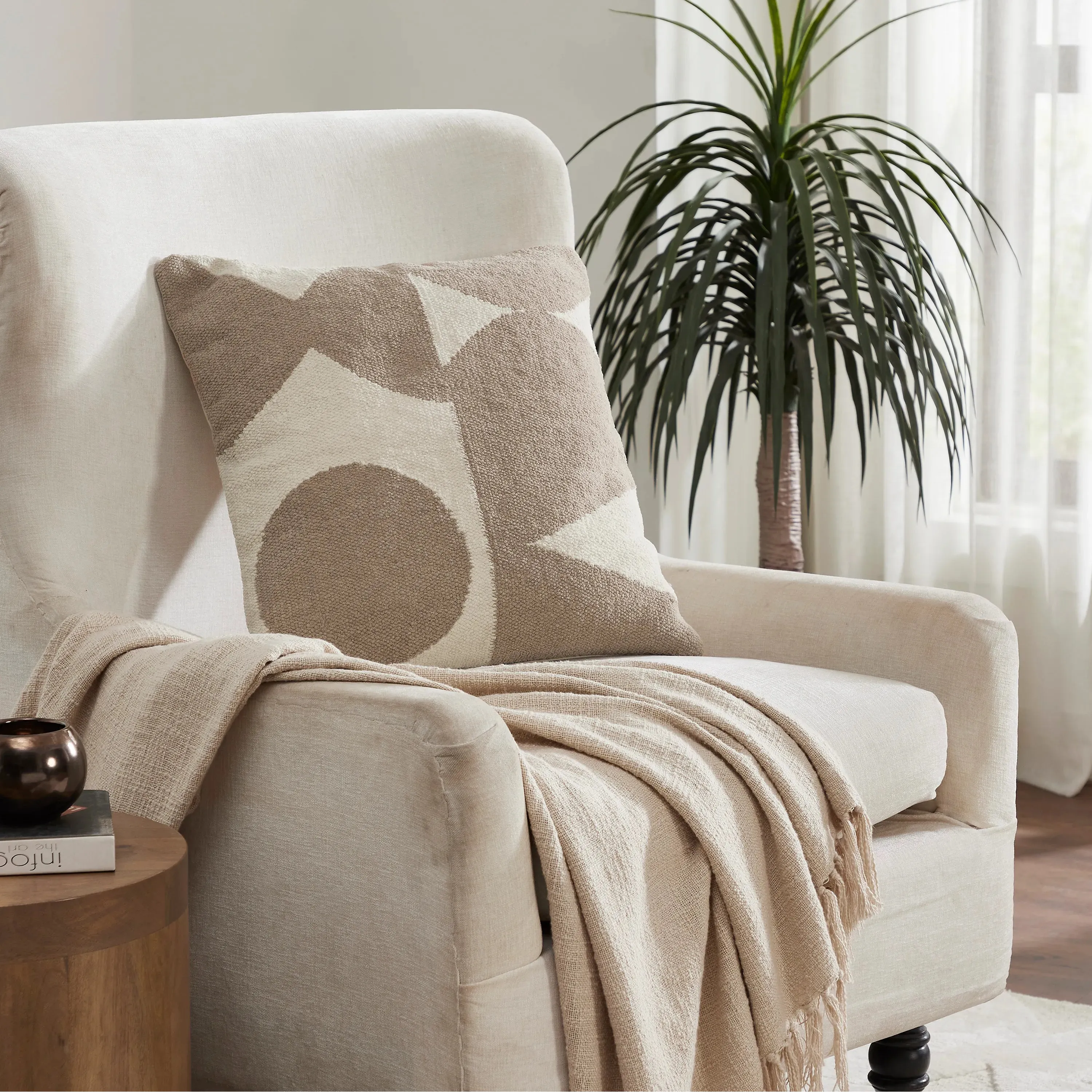 Ferla Pillow - Image 5