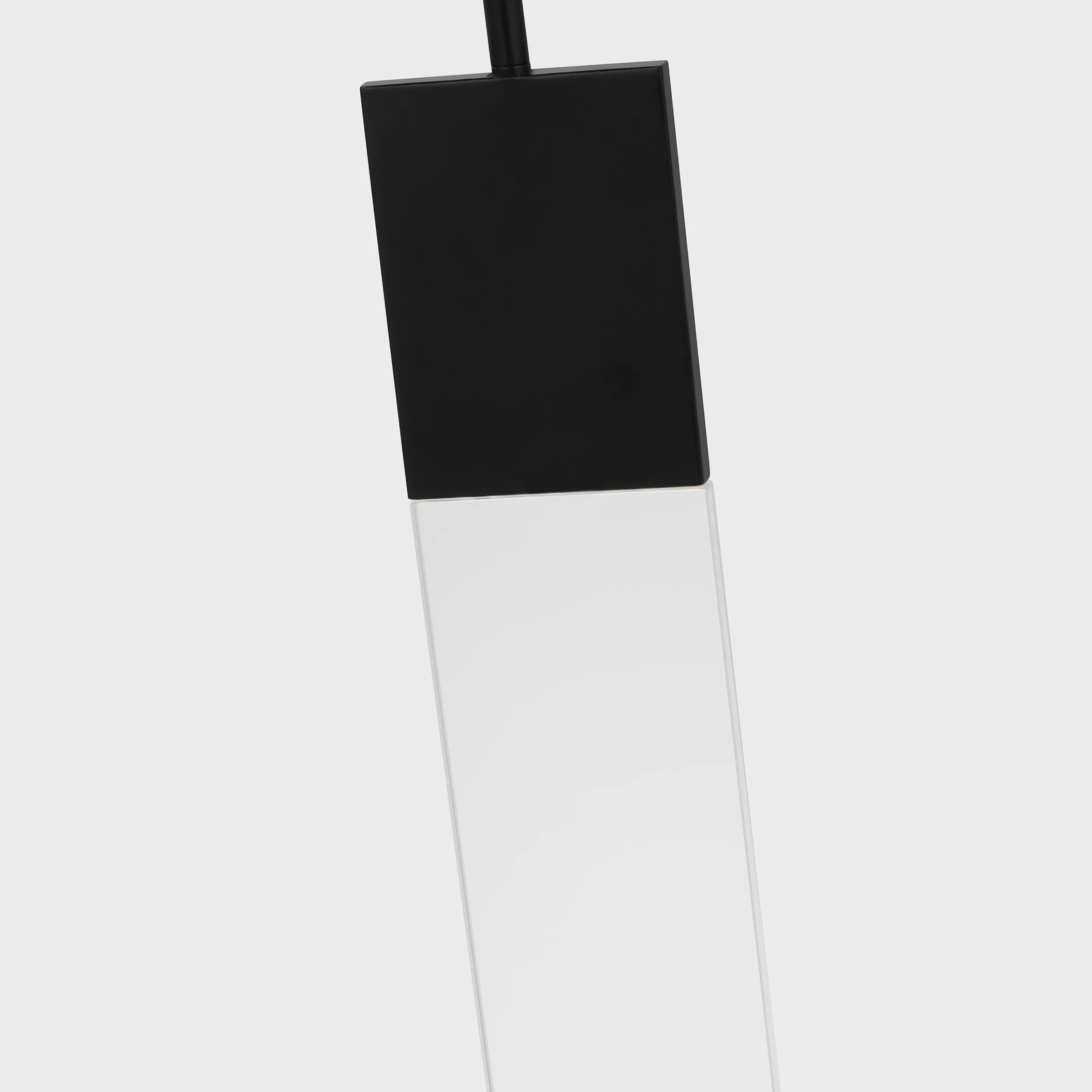 Kulma Medium Pendant - Image 11