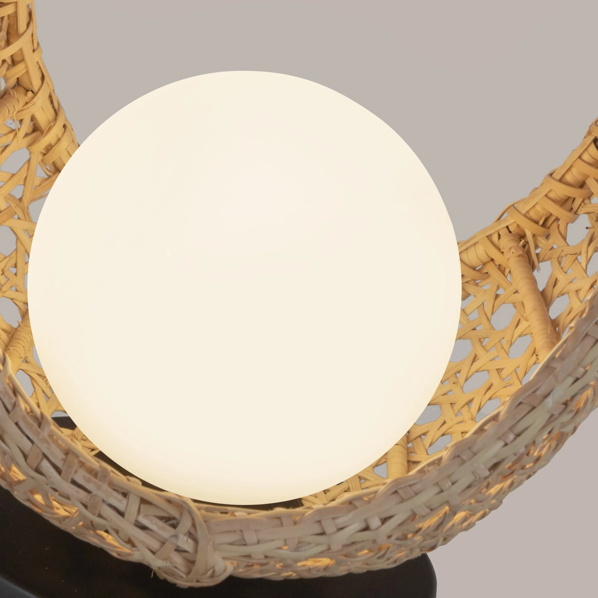 Lanai Table Lamp - Image 4