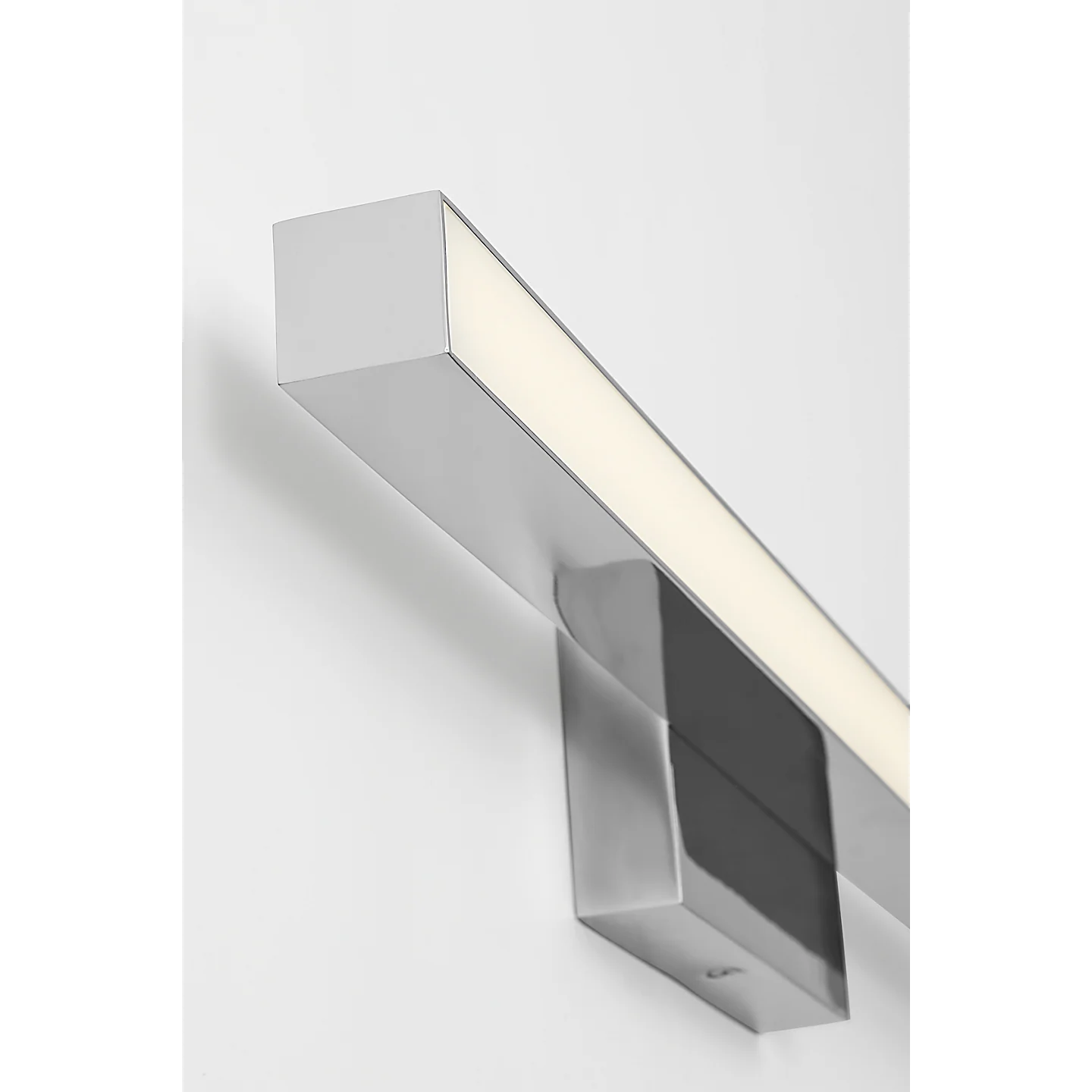 Marque Led Vanity - Image 3