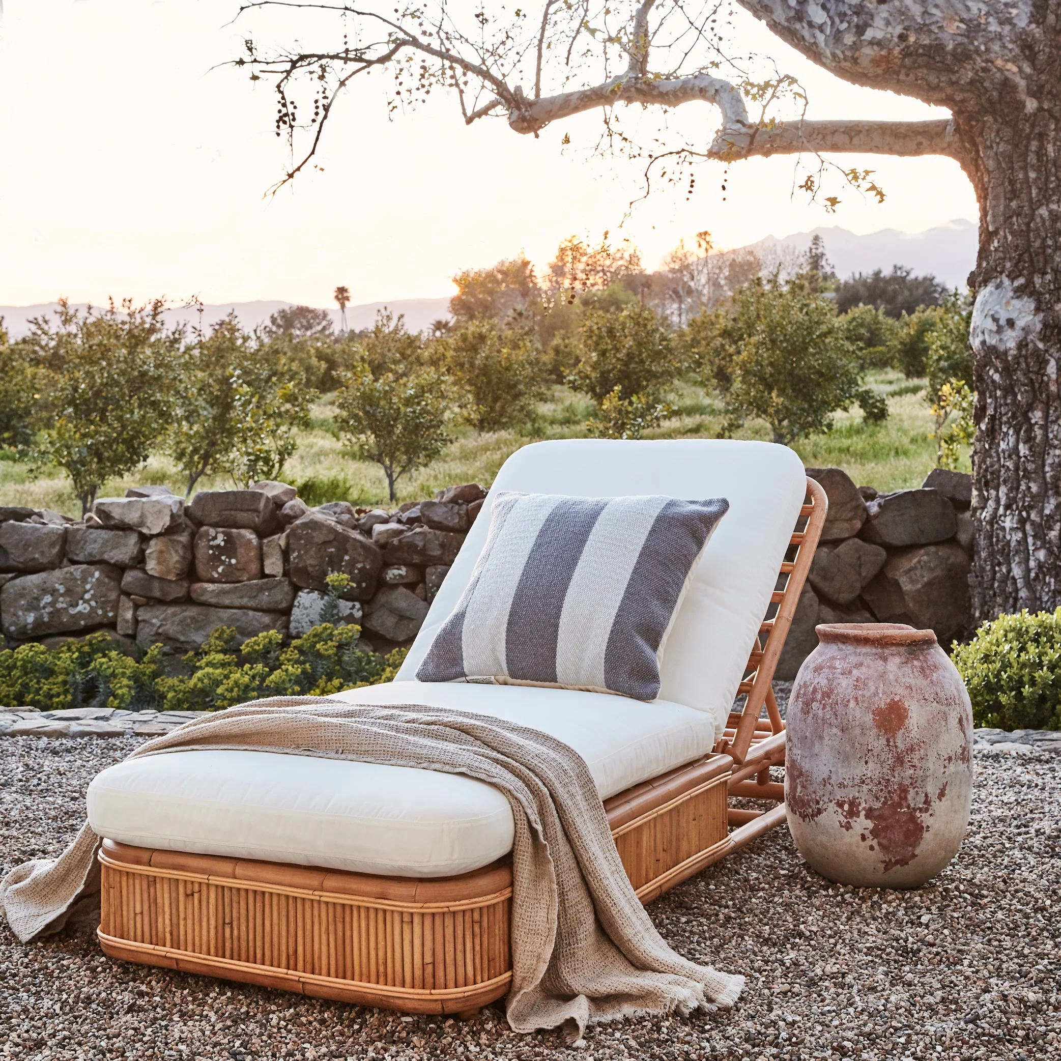 Natura Outdoor Sun Lounger - Image 4