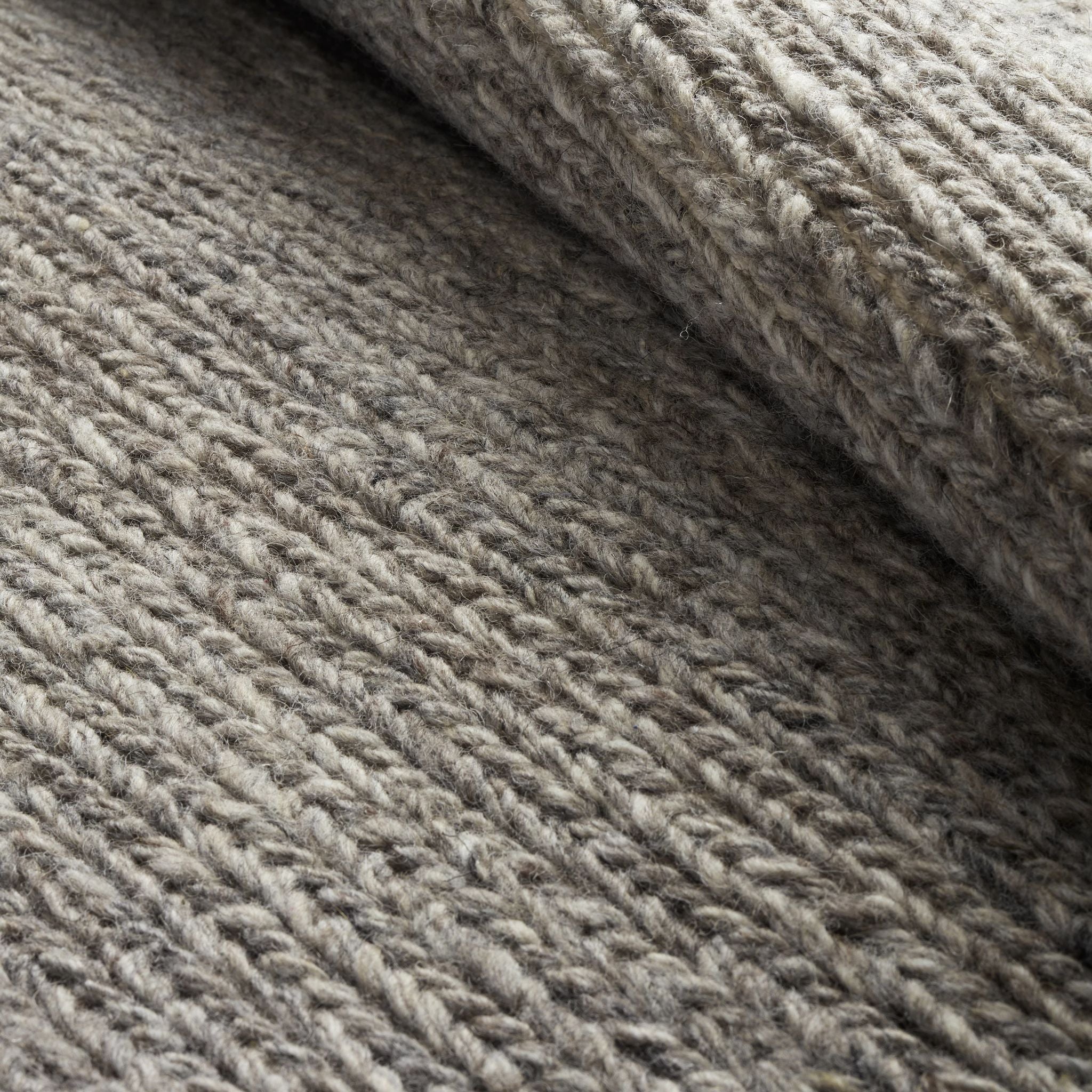 Solimar Natural Handwoven Wool Rug - Image 3