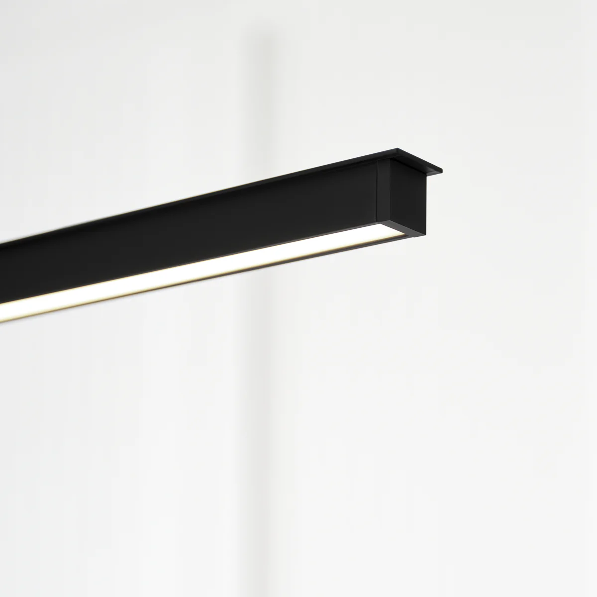Stagger 48 Linear Suspension - Image 8